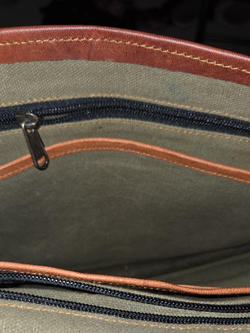 Classic Tan Leather Crossbody Satchel - Unbranded - Picture 8 of 10